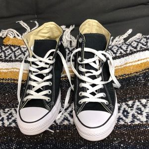 Black Hightop converse